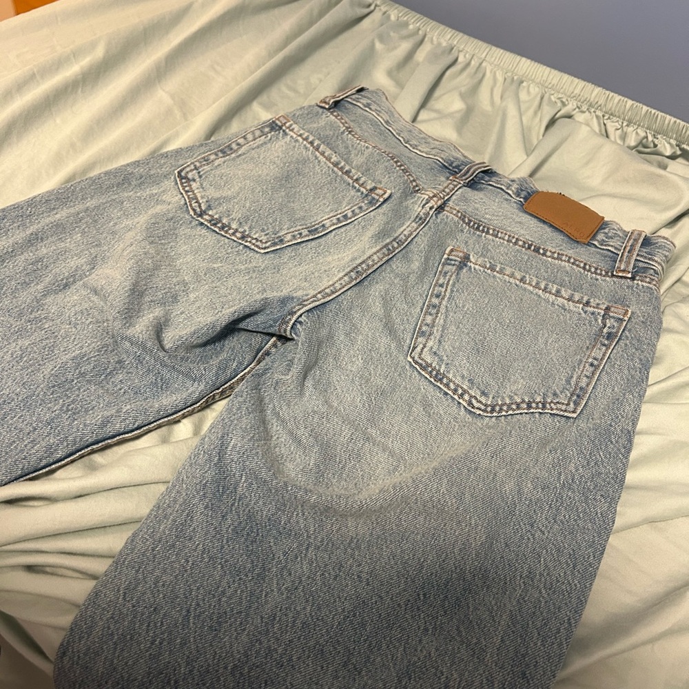 Aeropostale Woman’s Denim Jeans - Light wash.